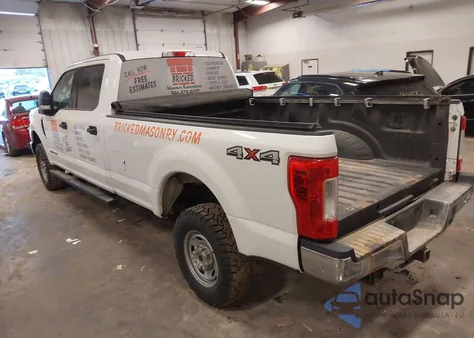 2017 Ford F-250 Xlt z USA, uszkodzony, nr VIN 1FT7W2BT9HED36454